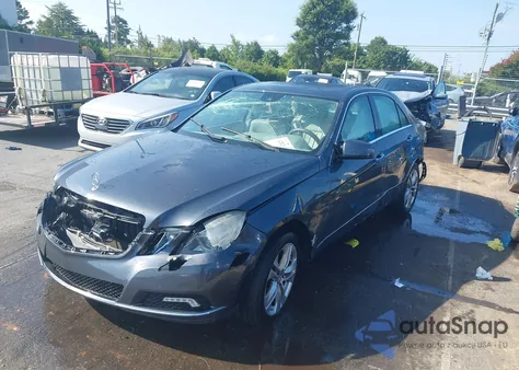 2010 Mercedes-Benz E 350 z USA, uszkodzony, nr VIN WDDHF5GB2AA076357